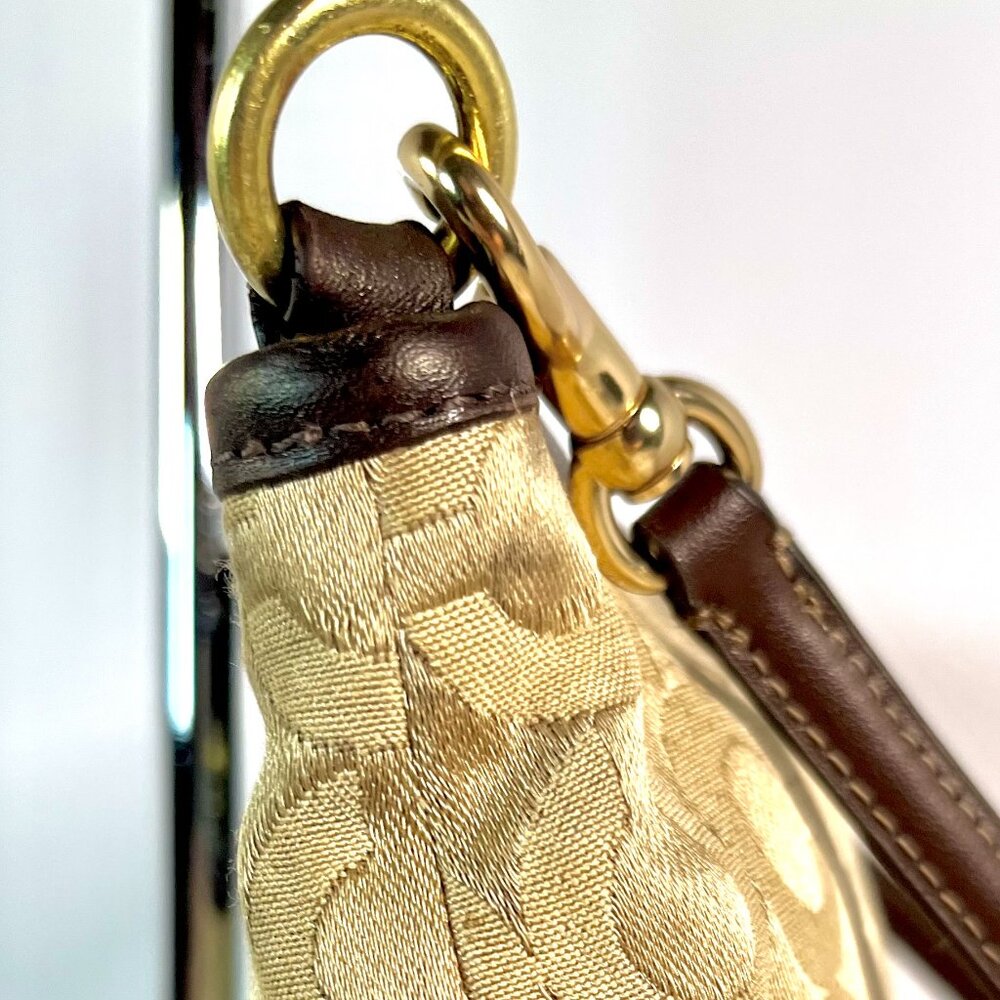 Coach Madison OP Art Sateen Lg Wristlet Signature Style #46638 - Picture 11 of 16